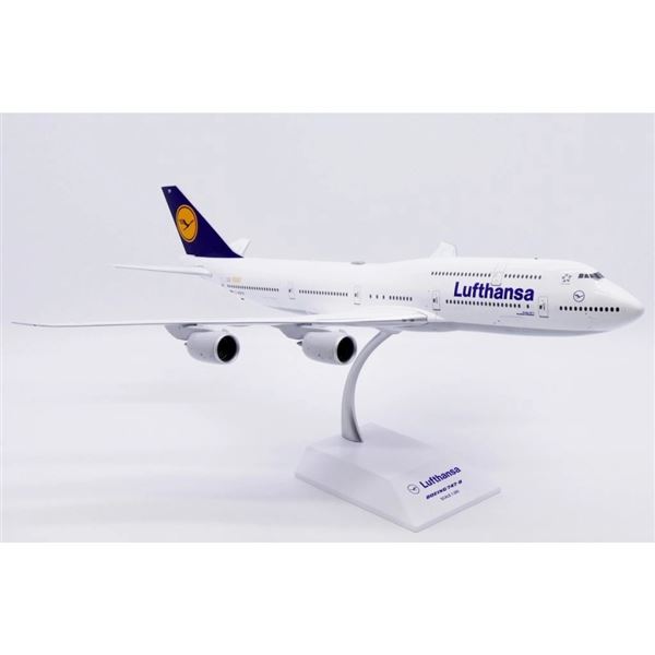 Model B747-830 Lufthansa 2010 "Nordrhein-Westfalen" 1:200