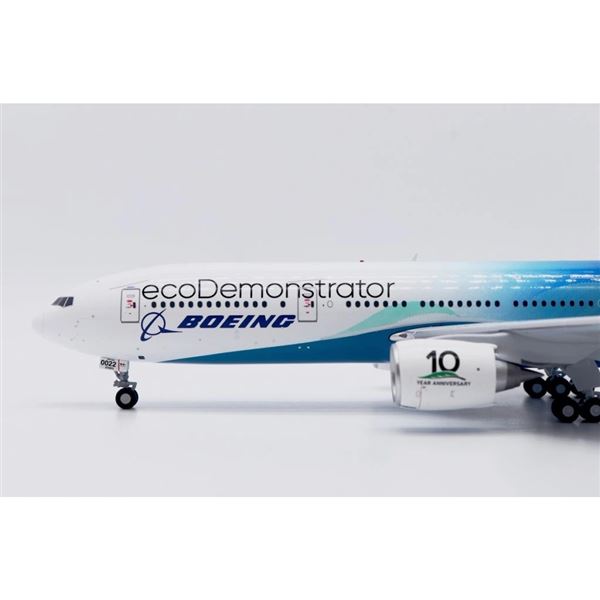 Model B777-212ER Boeing Aicraft Company "ecoDemonstrator" 1:200
