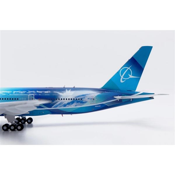 Model B777-212ER Boeing Aicraft Company "ecoDemonstrator" 1:200