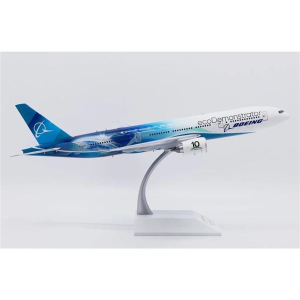 Model B777-212ER Boeing Aicraft Company "ecoDemonstrator" 1:200