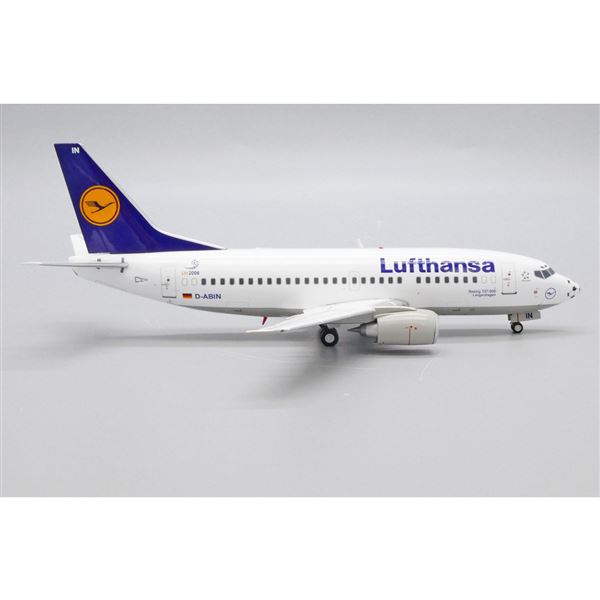 Model B737 Lufthansa Football 1:200