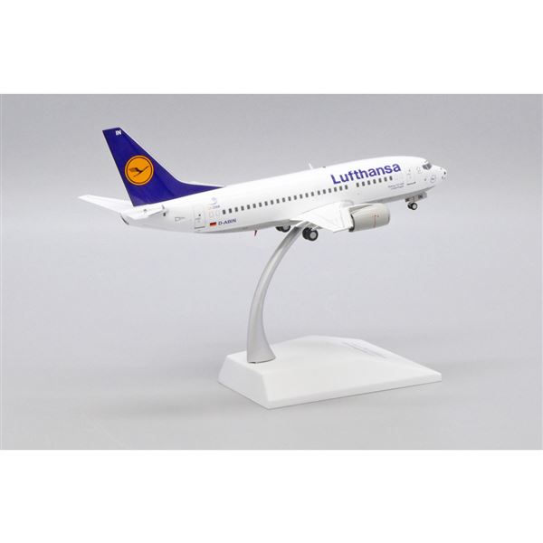 Model B737 Lufthansa Football 1:200