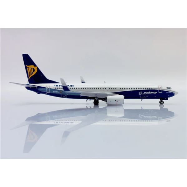 Model B737-8AS(WL) Ryanair "Dreamliner" 1:400