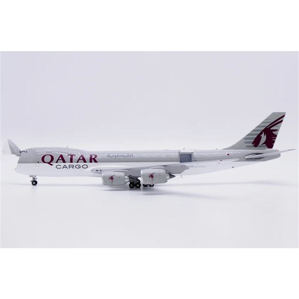 Model B747-8F Qatar Airways Cargo Interactive 1:400
