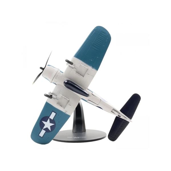 Model F4U Corsair USMC VMF-214 Black Sheep 1943 1:72