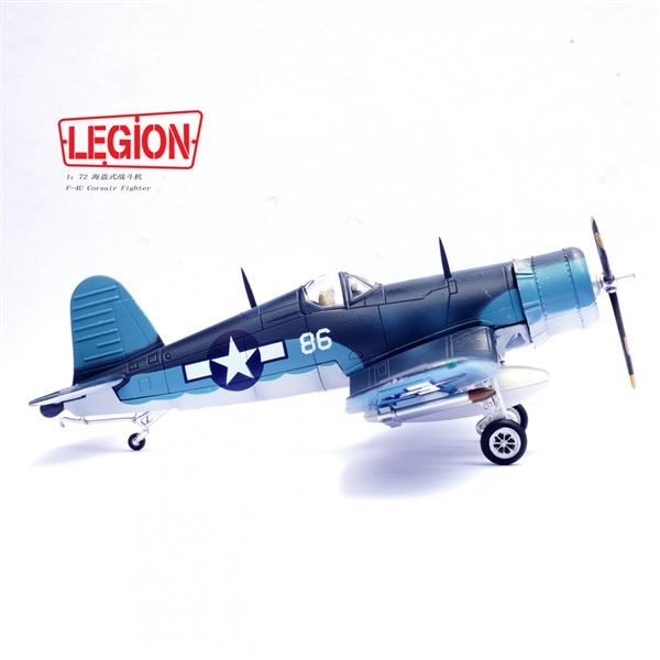 Model Vought F4U Corsair USMC 1:72