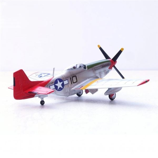 Model P-51D Mustang USAAF 332nd FG, R. Williams, 1944 1:72